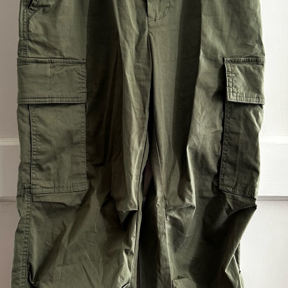 women’s Utility Cargo pants in Olive Green